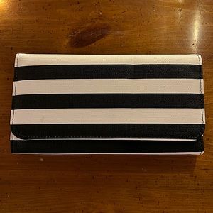 Bold stripped KUT Wallet